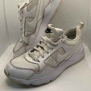 Youth 6.5 Nike Pegases Trainers